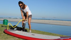 Un guide comparatif d’un sup gonflable et d’un sup rigide