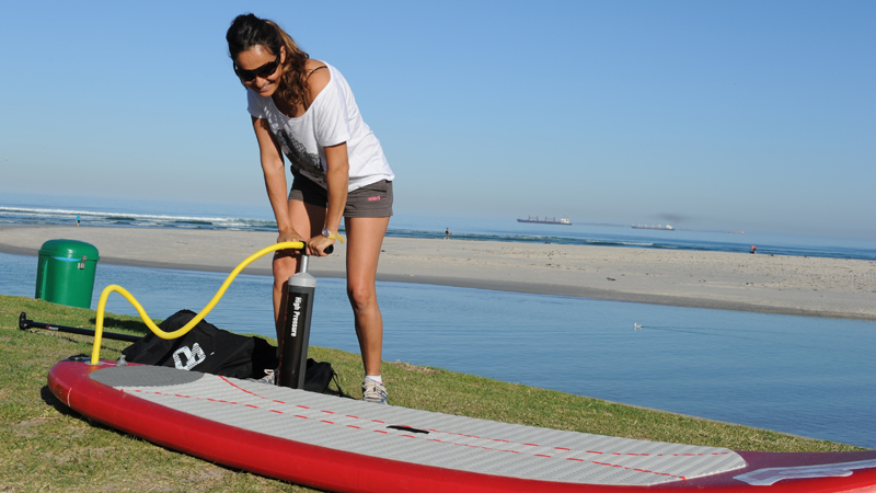 Un guide comparatif d’un sup gonflable et d’un sup rigide